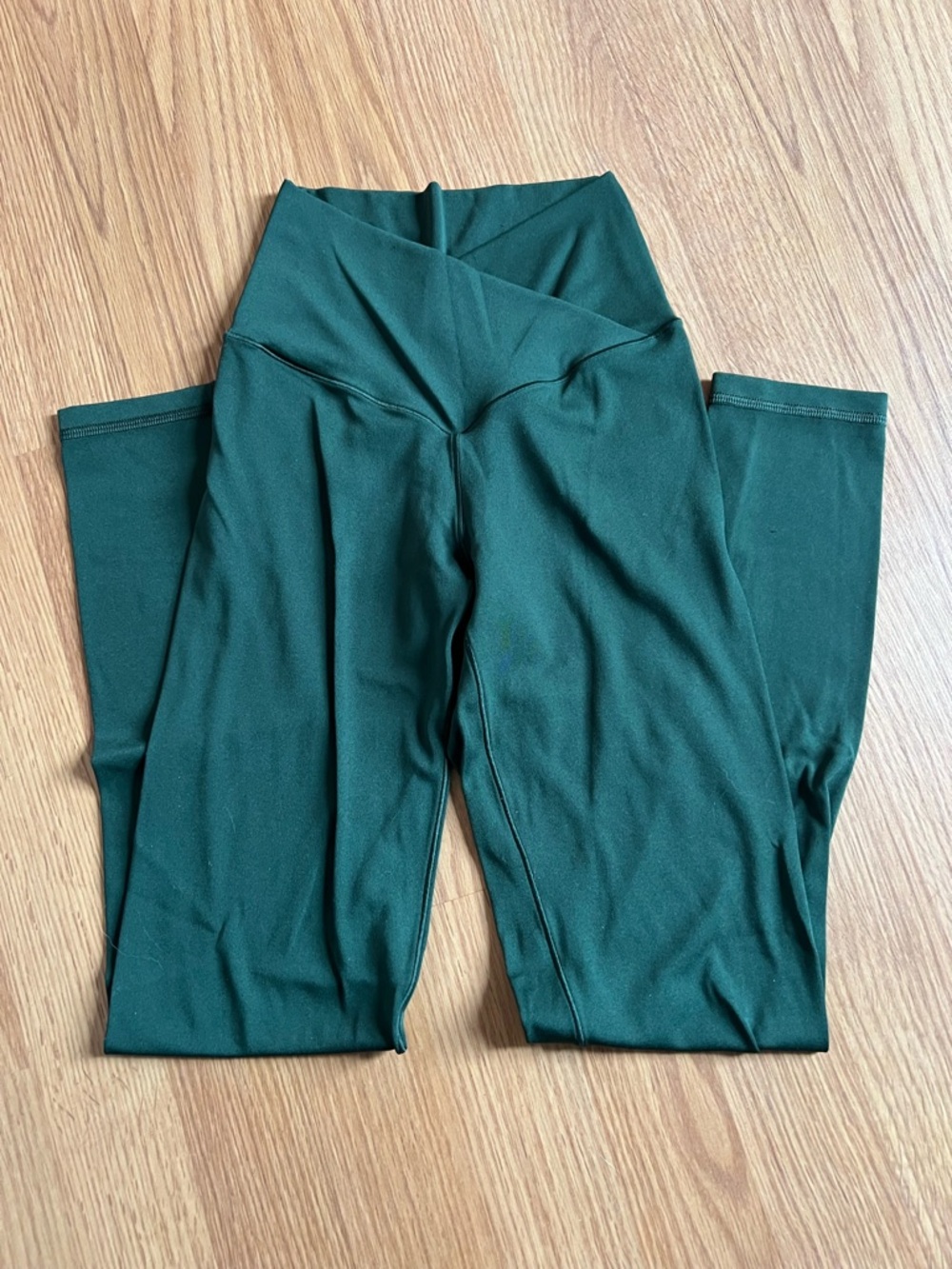 High-Waist Dark Green V-Cut Leggings